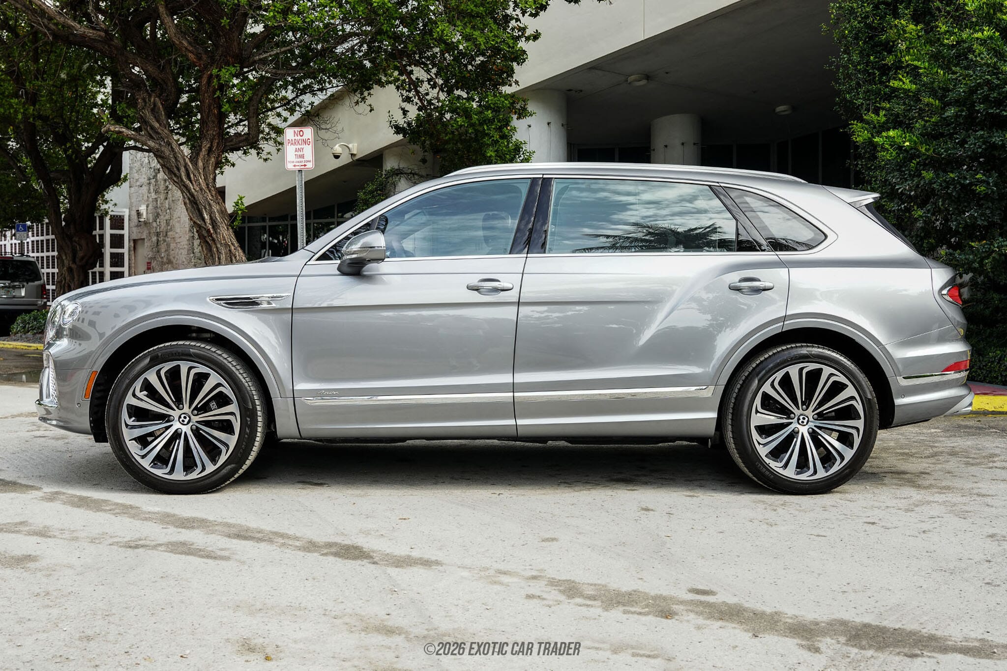 2024 Bentley Bentayga EWB Azure V8 for sale