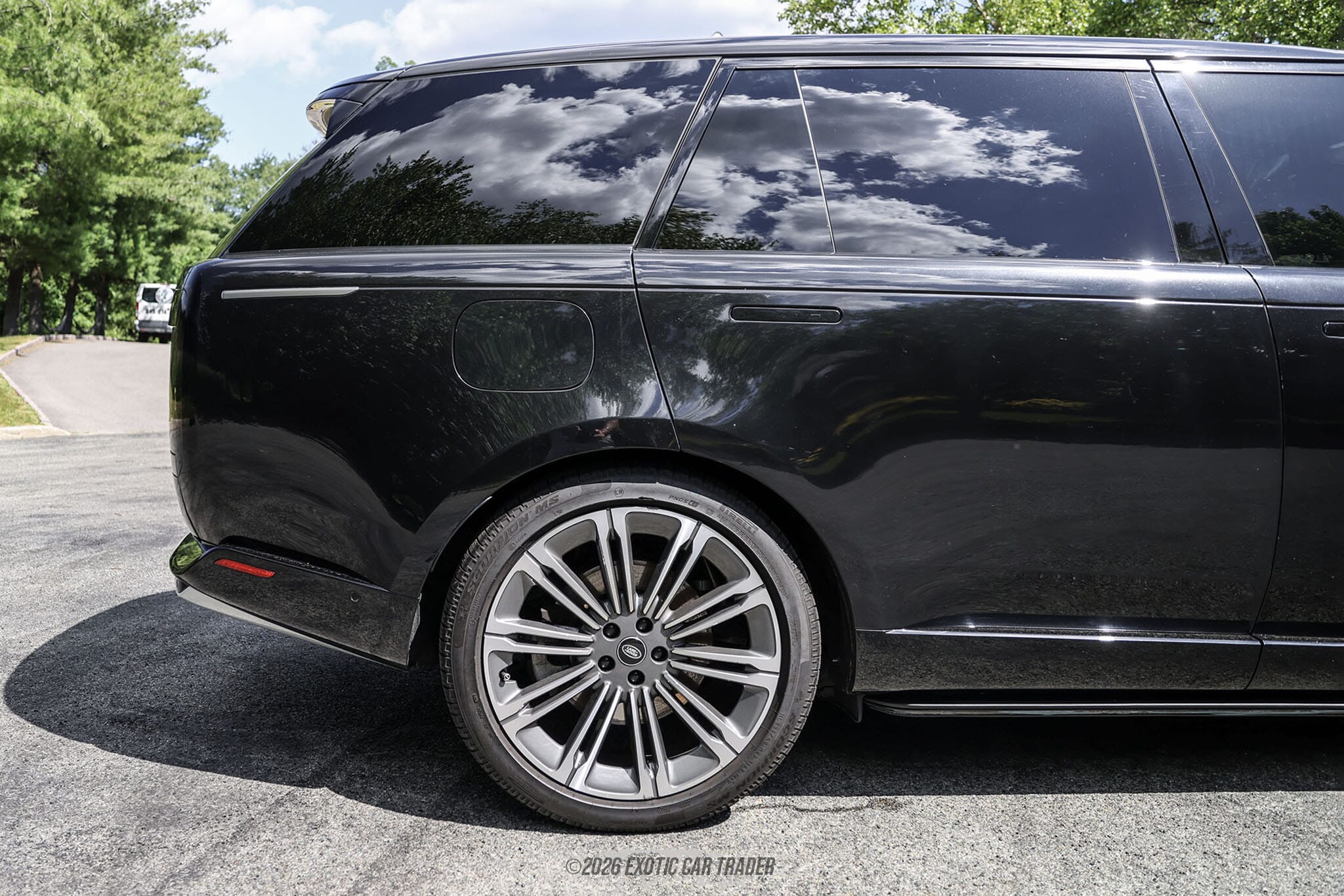 2025 Land Rover Range Rover SE LWB P530 for sale