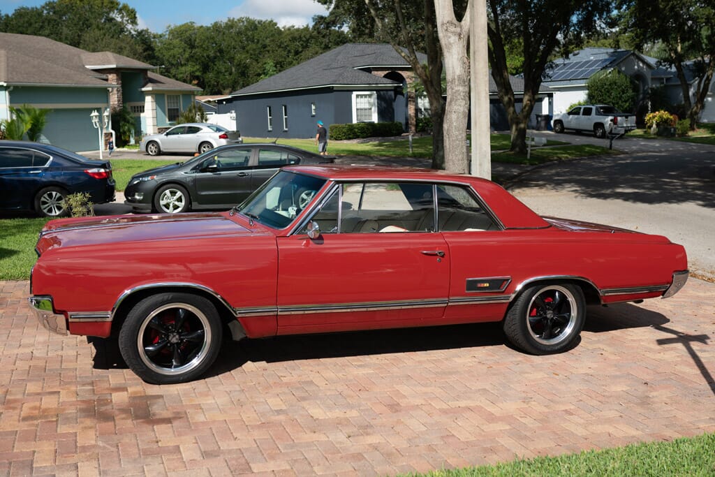 Oldsmobile Cutlass Supreme Burgundy Images 1984 Oldsmobile Cutlass - Main Image
