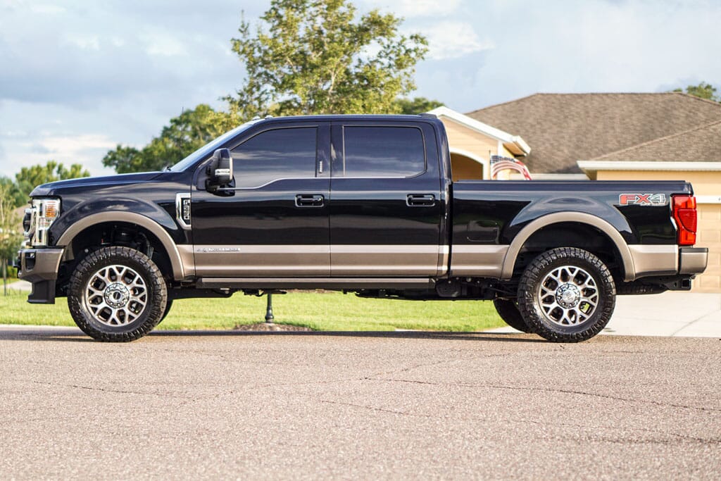2022 Ford F-250 King Ranch Crew Cab with Off-Road Package and Premium Package visual configuration