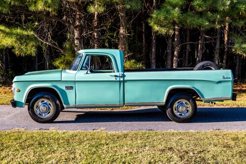 1969 Dodge D100 Motor