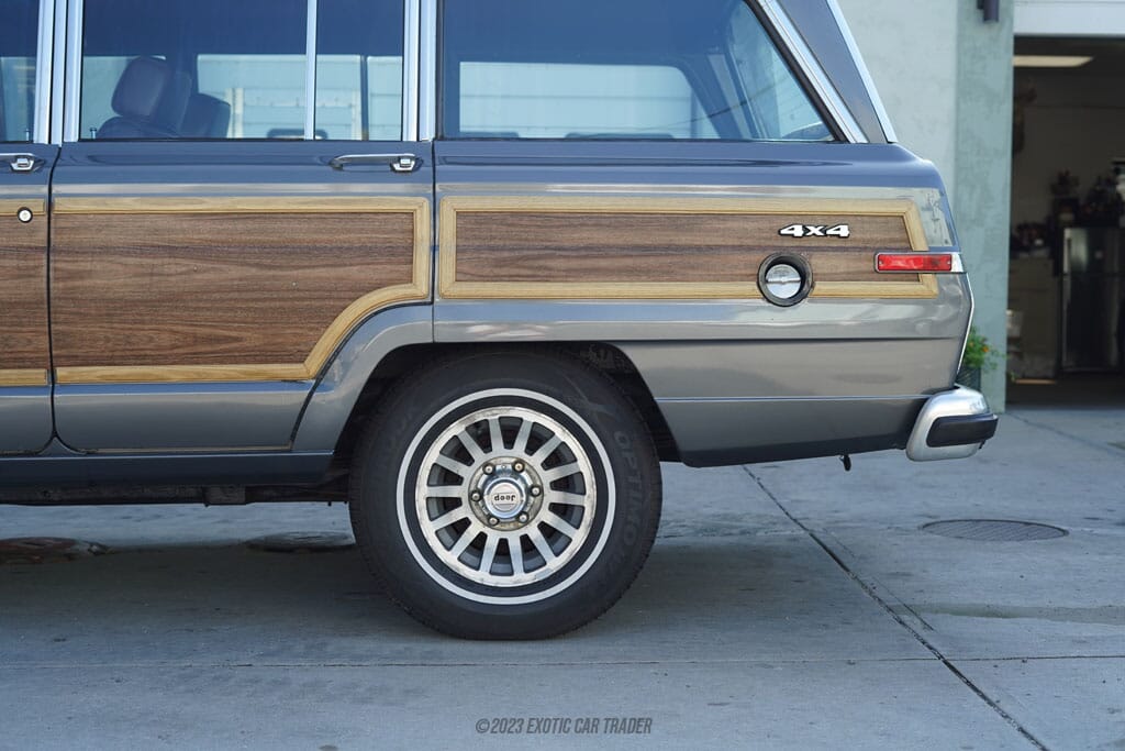 1989 Jeep Grand Wagoneer for sale