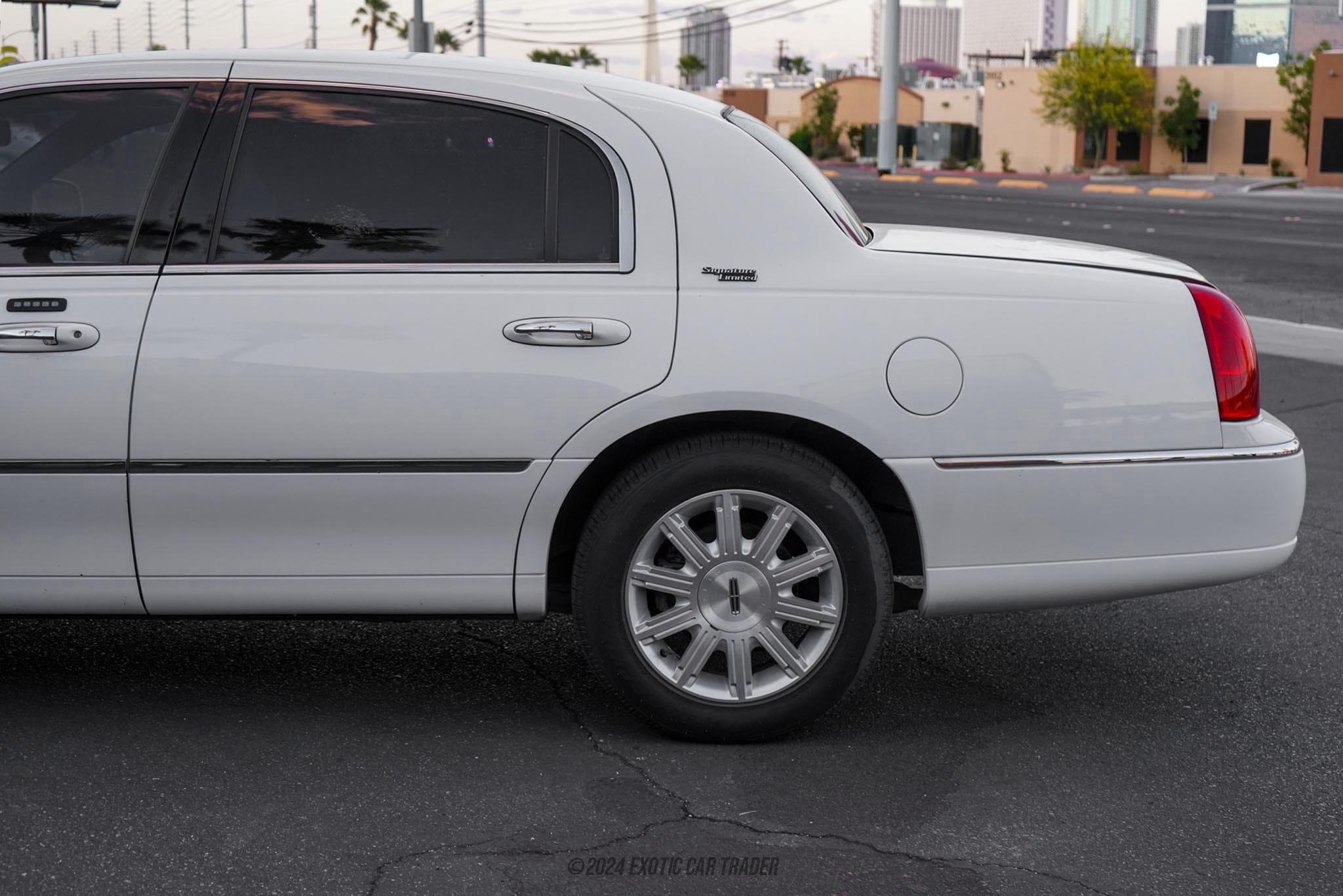 2011 Lincoln Town Car for sale