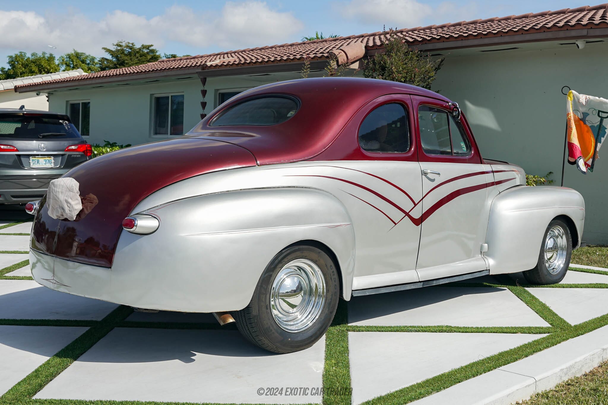 1947 Ford Deluxe 2-Door Sedan for sale