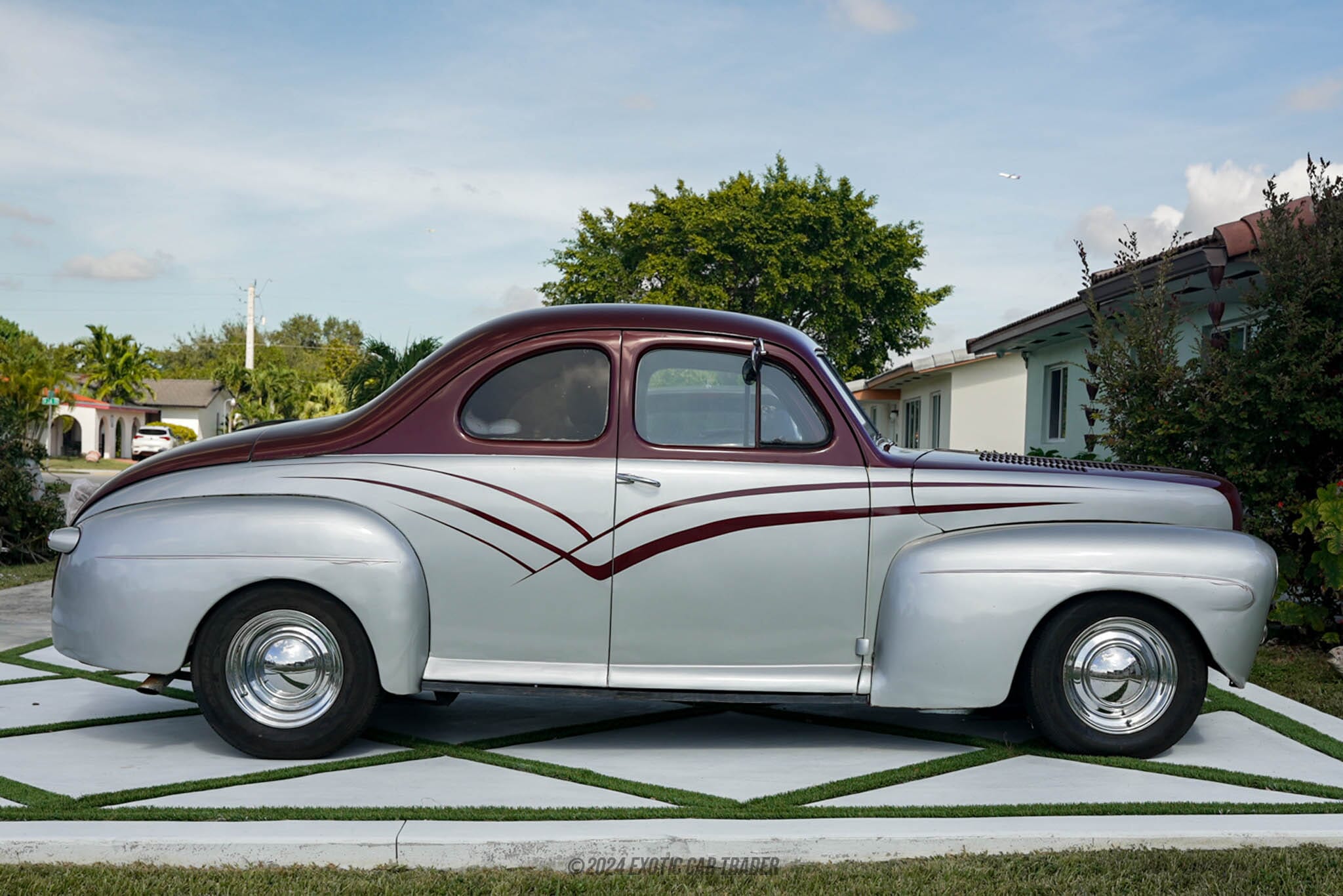1947 Ford Deluxe 2-Door Sedan for sale