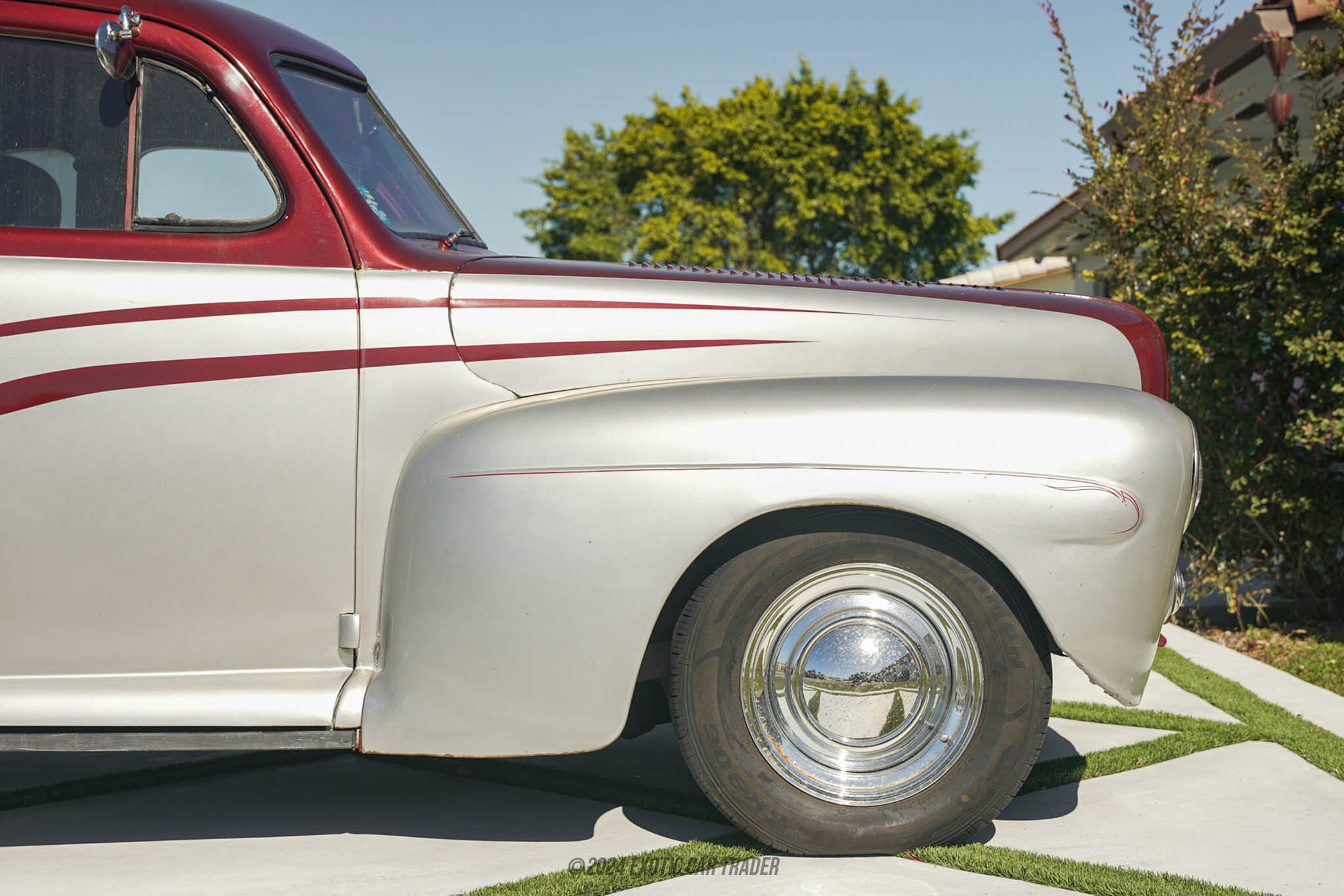 1947 Ford Deluxe 2-Door Sedan for sale